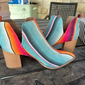 Beauty booties turq blanket